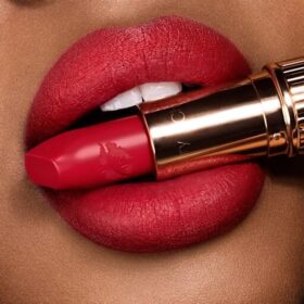 HOT LIPS CARINA’S LOVE