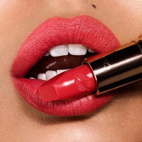 HOT LIPS HOT EMILY