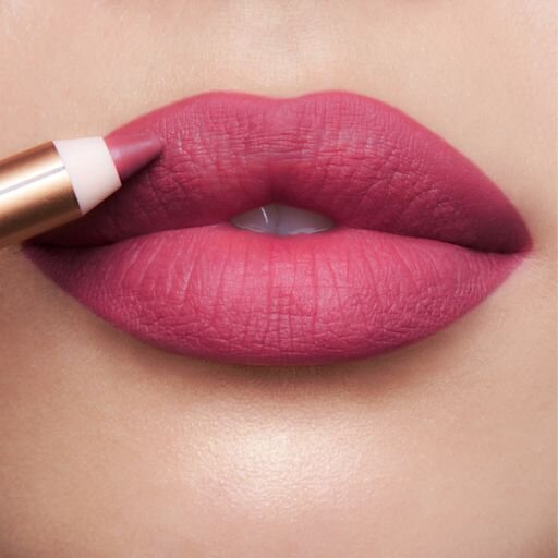 LIP CHEAT THE QUEEN